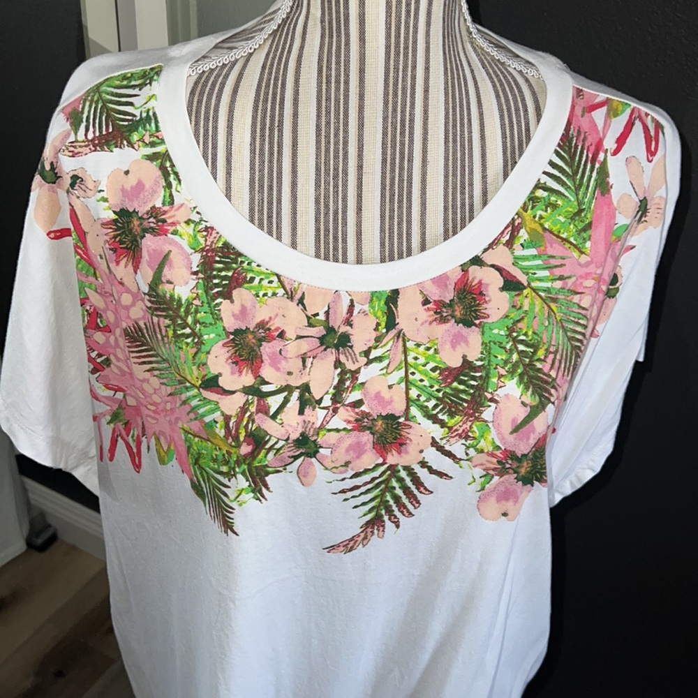 Tommy Hilfiger, 2X, floral top, stunning - Picture 5 of 6